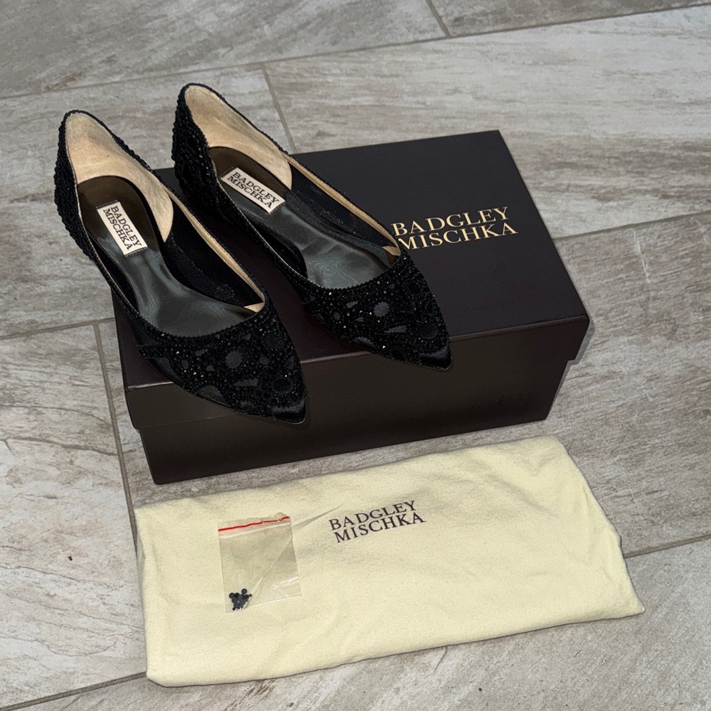 Size 6- Badgley Mischka GiGi Black Satin Flat - Picture 3 of 11